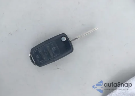 2004 Volkswagen New Beetle Gls z USA, uszkodzony, nr VIN 3VWCM31Y54M322284